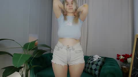 ashly_cherry online show from April 3, 2026, 11:08 am