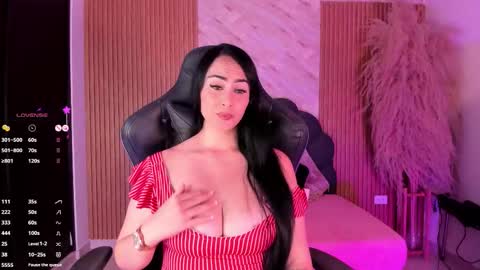 Snapshot of ashly_moonn chatting on October 8, 2025, 4:37 pm A S H L Y online show from October 8, 2025, 4:37 pm