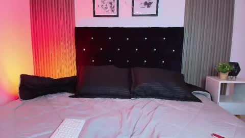    online show from November 6, 2025, 7:26 pm