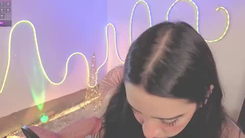 Snapshot of ashlynnlowe_ chatting on December 3, 2025, 8:07 pm Ash online show from December 3, 2025, 8:07 pm