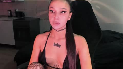 Mila online show from June 7, 2026, 5:22 am