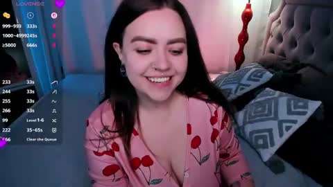 Snapshot of ashton_heidi chatting on June 19, 2026, 12:04 am Your girlfriend online show from June 19, 2026, 12:04 am
