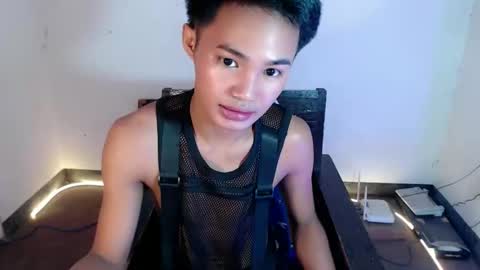 Snapshot of asian_lover05 chatting on March 4, 2026, 4:13 pm asian_lover05 online show from March 4, 2026, 4:13 pm