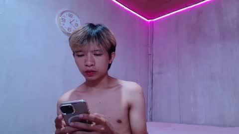 Snapshot of asian_macky chatting on April 25, 2026, 5:21 am asian_macky online show from April 25, 2026, 5:21 am