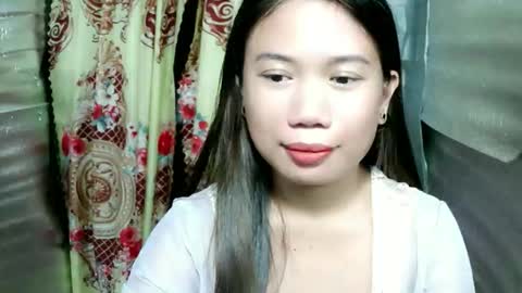  YOURE ASIAN PRETTY GIRL  online show from November 4, 2025, 3:33 pm