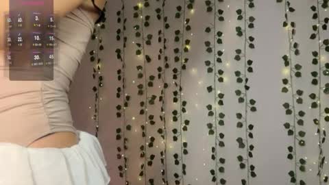 Snapshot of asian_vi chatting on October 18, 2025, 3:57 pm My name Vi online show from October 18, 2025, 3:57 pm