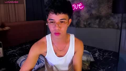 asiancum_peter online show from November 3, 2025, 3:08 am