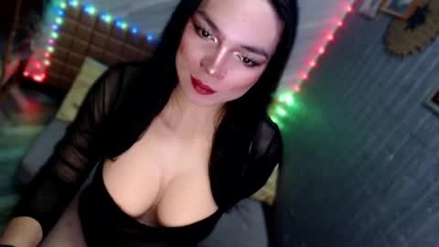 Snapshot of asiandollxxx4u chatting on July 12, 2026, 5:37 pm BELLA NOTCH online show from July 12, 2026, 5:37 pm
