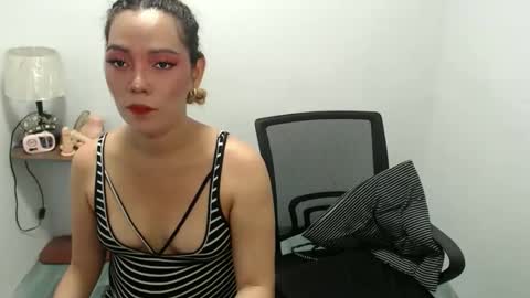 Snapshot of asianhollywood4uxxx chatting on June 1, 2026, 12:45 am Nicole online show from June 1, 2026, 12:45 am