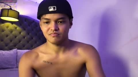 VICTORIA SCOTT online show from April 22, 2026, 2:51 pm