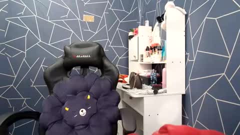 Just call me kiara online show from December 3, 2025, 2:04 pm