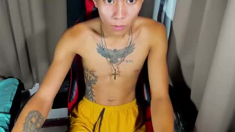 Snapshot of asianplayboyx chatting on February 14, 2025, 2:28 am mark online show from February 14, 2025, 2:28 am