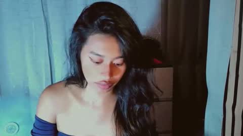 kisses online show from May 19, 2026, 1:39 pm