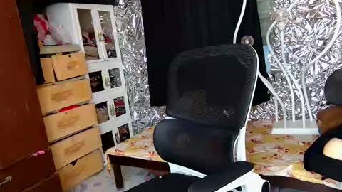 Snapshot of asiantsugar4u chatting on December 3, 2025, 11:08 am Trish online show from December 3, 2025, 11:08 am