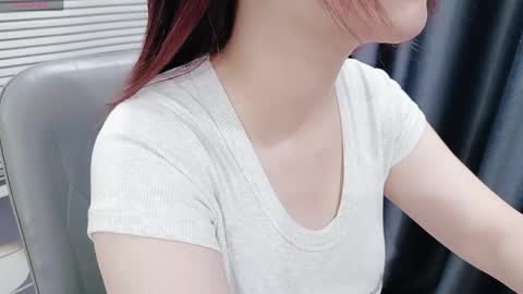 Snapshot of asiasweety chatting on April 4, 2026, 1:26 am SoHye online show from April 4, 2026, 1:26 am
