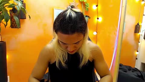 Snapshot of aslyhernandez chatting on January 27, 2025, 5:37 pm ASLY online show from January 27, 2025, 5:37 pm