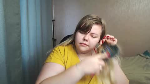 AsmiTKeyn online show from October 29, 2025, 5:20 am