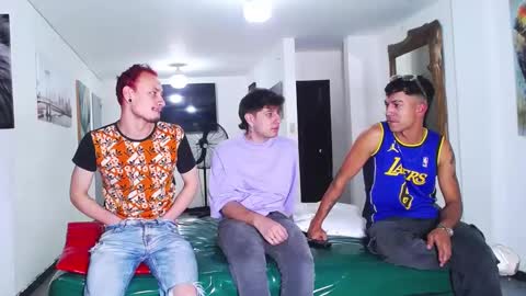 THOMAS AND DAMIAND online show from September 12, 2025, 5:46 pm