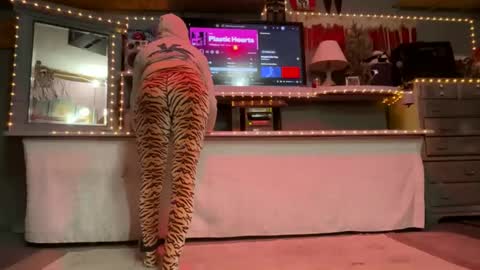 SIR WILLIAM online show from February 3, 2026, 7:02 am