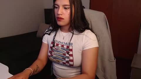 Snapshot of assu_18 chatting on December 5, 2025, 7:32 pm Ash online show from December 5, 2025, 7:32 pm