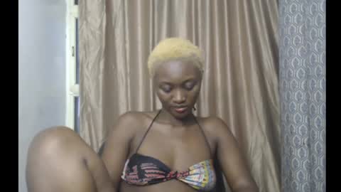 Assy girl25 online show from May 29, 2026, 7:06 am