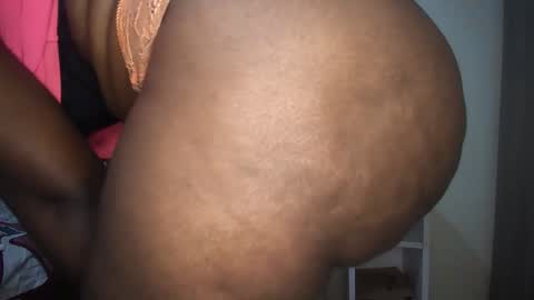 shee online show from May 6, 2026, 10:53 am