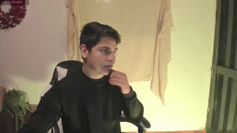 Snapshot of asta_kuro chatting on December 15, 2025, 1:10 am Asta Kuno online show from December 15, 2025, 1:10 am