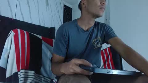 Snapshot of aston_vera chatting on December 22, 2025, 12:24 pm Aston online show from December 22, 2025, 12:24 pm