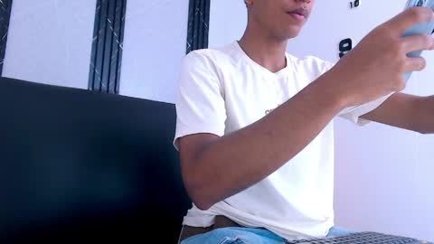 Snapshot of aston_vera chatting on May 18, 2026, 4:07 am Aston online show from May 18, 2026, 4:07 am
