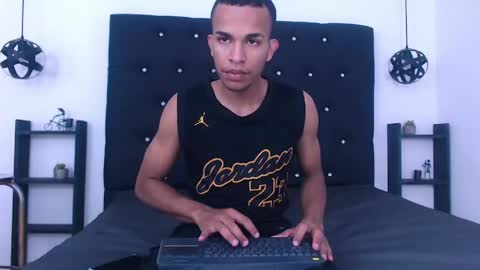 Snapshot of aston_vera chatting on May 29, 2026, 3:37 am Aston online show from May 29, 2026, 3:37 am