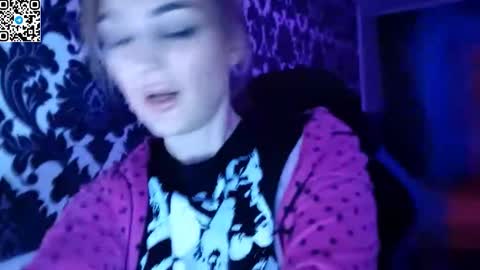 Snapshot of astralyn chatting on December 16, 2025, 9:20 pm MERYEM online show from December 16, 2025, 9:20 pm