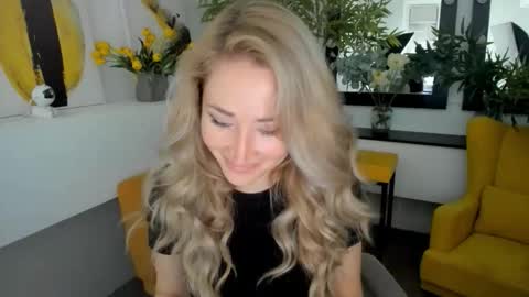 astramonroe online show from October 17, 2025, 7:11 am