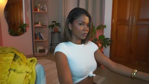 Snapshot of astrea_1 chatting on January 18, 2026, 2:37 am Astrea online show from January 18, 2026, 2:37 am