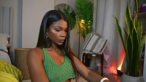 Snapshot of astrea_1 chatting on May 22, 2026, 12:51 am Astrea online show from May 22, 2026, 12:51 am