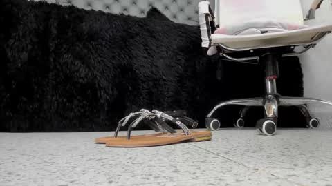 astrid01_ online show from November 22, 2025, 10:53 pm