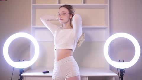 Kate online show from September 28, 2025, 3:12 am