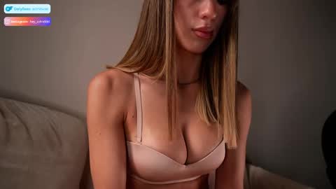 Astrid online show from April 14, 2026, 1:28 pm