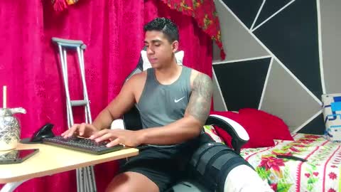 Astrom model independent online show from November 25, 2025, 10:43 pm