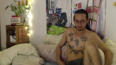Astrid 69 online show from May 19, 2026, 6:47 pm