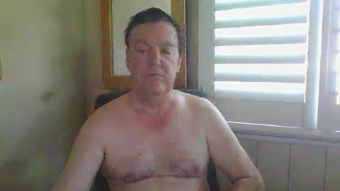 Snapshot of astute008 chatting on November 18, 2025, 3:01 am astute008 online show from November 18, 2025, 3:01 am