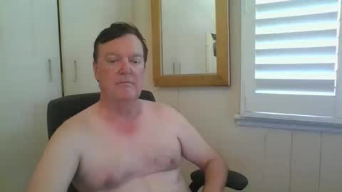 Snapshot of astute008 chatting on November 27, 2025, 1:29 am astute008 online show from November 27, 2025, 1:29 am