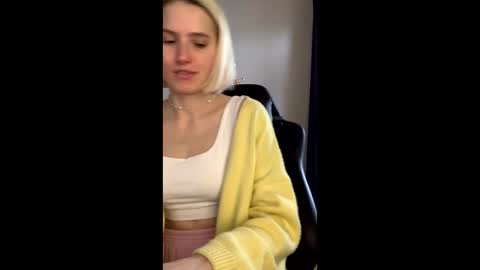 Snapshot of asya_new chatting on October 28, 2025, 9:24 am asya_new online show from October 28, 2025, 9:24 am