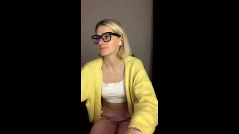 Snapshot of asya_new chatting on November 4, 2025, 4:17 pm asya_new online show from November 4, 2025, 4:17 pm