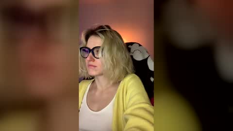 Snapshot of asya_new chatting on December 16, 2025, 2:33 pm asya_new online show from December 16, 2025, 2:33 pm