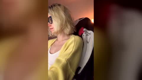 asya_new online show from December 21, 2025, 4:52 am