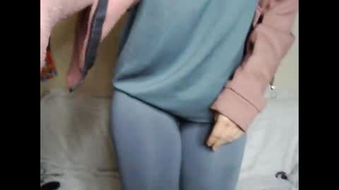 Snapshot of asyalu chatting on October 4, 2025, 6:50 pm AsyaLu online show from October 4, 2025, 6:50 pm