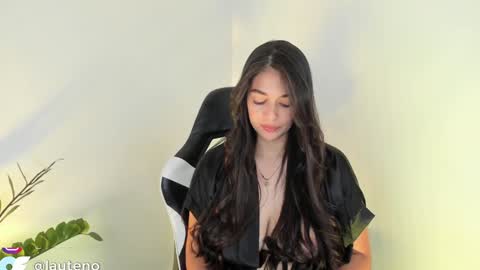 Snapshot of atena676 chatting on December 23, 2024, 5:06 am atena676 online show from December 23, 2024, 5:06 am