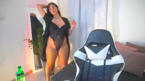 Snapshot of atena676 chatting on November 13, 2025, 1:37 am atena676 online show from November 13, 2025, 1:37 am