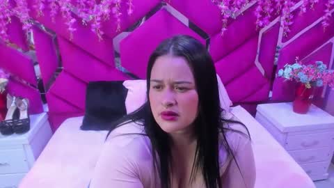 atena_glow_ online show from December 20, 2025, 11:39 am