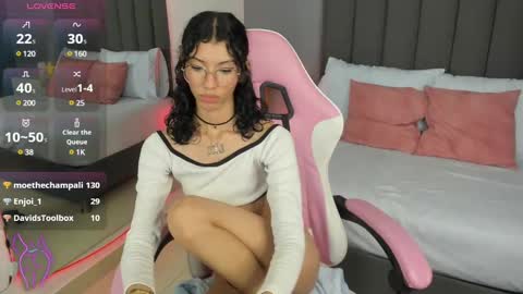 Snapshot of atenea_jones_ chatting on December 6, 2024, 3:22 pm Atenea online show from December 6, 2024, 3:22 pm